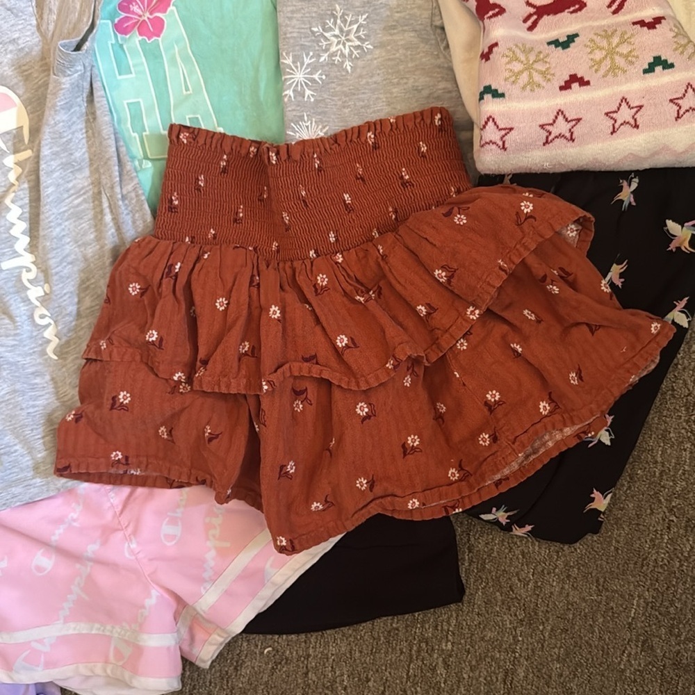 Bundle of Girls Size Small Clothing - Picture 4 of 4